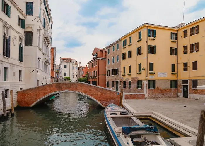 Canale View Apt - S. Agostino