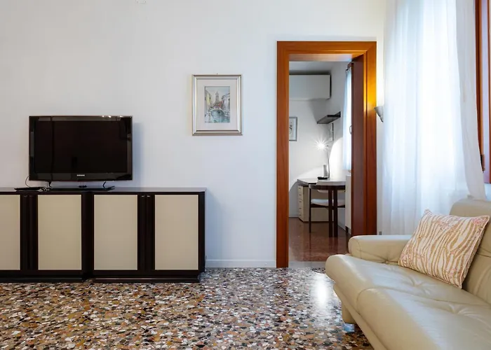 Canale View Apt - S. Agostino